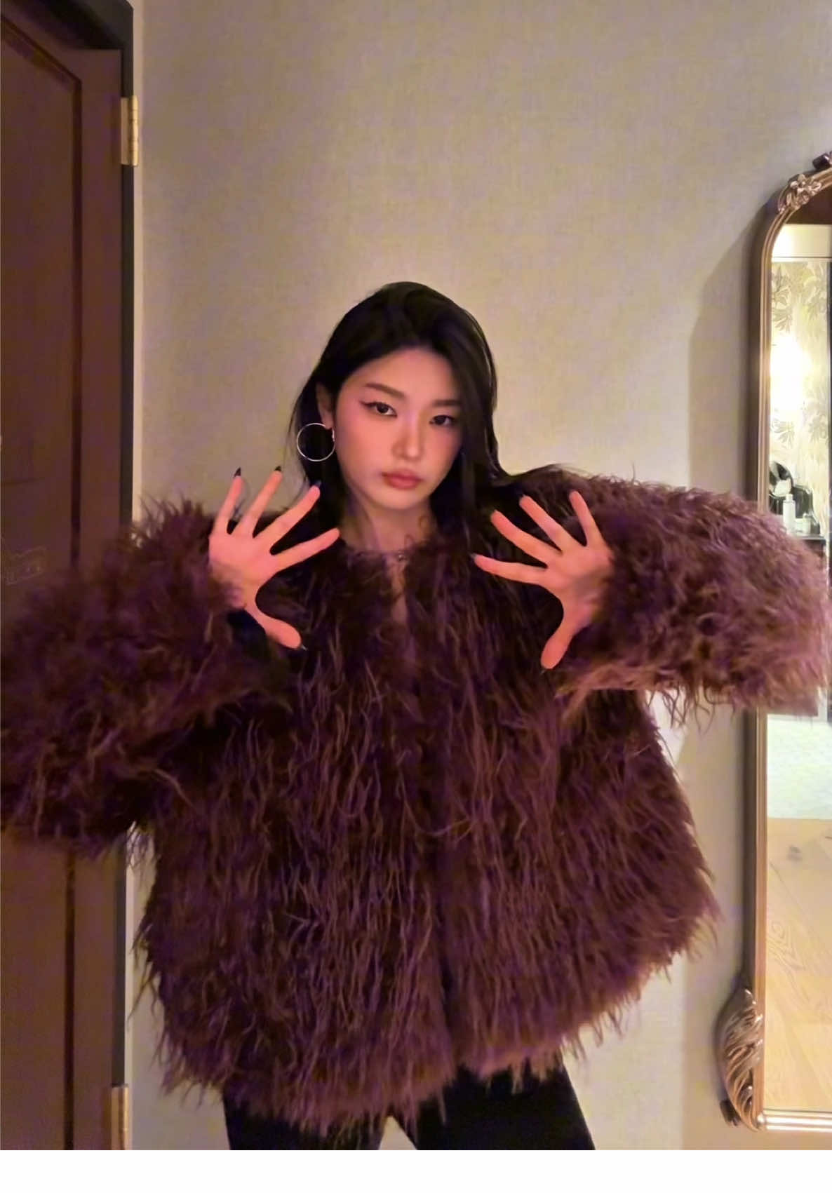 put her in Chanel 🖤 @TYLA #KATSEYE #KATSEYE_Yoonchae 