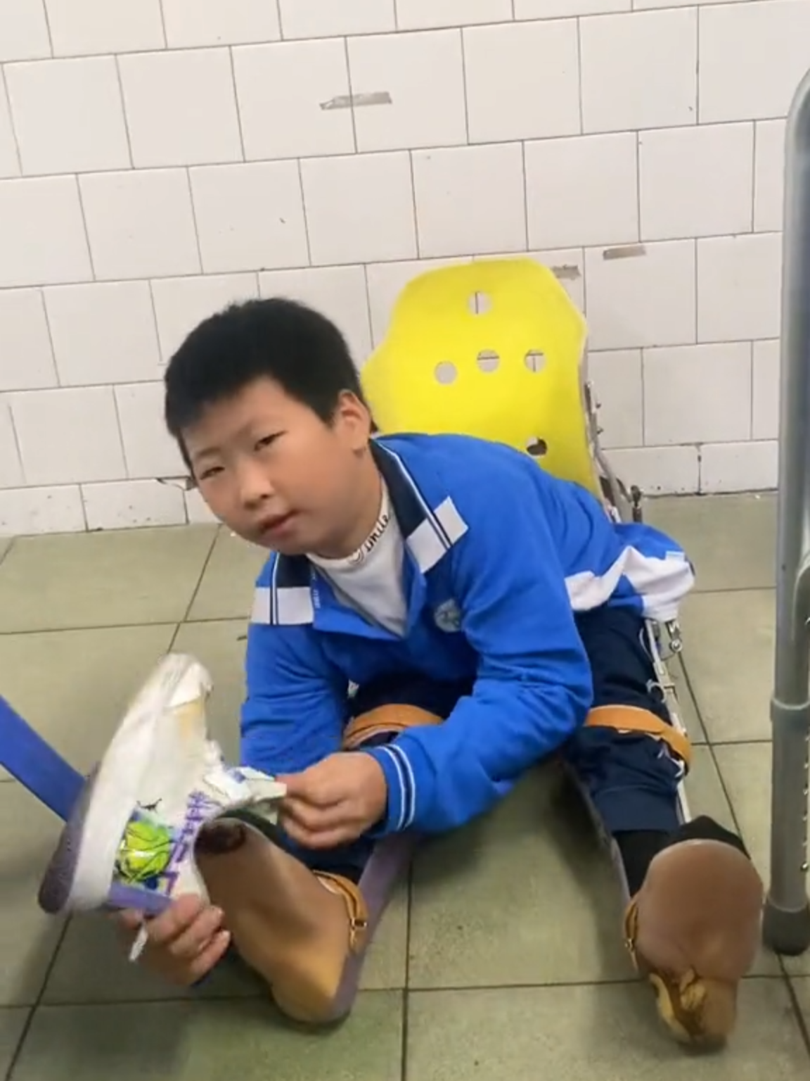 Nếu cảm thấy mình không may mắn thì hay thử nhìn xung quanh một chút xem #fyp #nghilucsong #nangluongtichcuc💪🍀