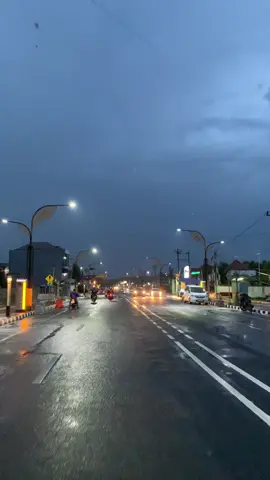 slawi after rain #slawi #kabupatentegal #alunalunslawi #fypp #4upage 