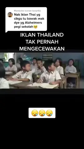 Jika masih ada ibu di dunia, bahagiakanlah ibumu, Ratukanlah ibumu, kasihkanlah ibumu, senyum tawakanlah ibumu jauh lebih baik dr apa2 kebahagiaan didunia ni....  rindu yang tiada penghujungnya...  Al-Fatihah #fypシ゚ #alhamdullilah #tenang #mak #kasihmak 