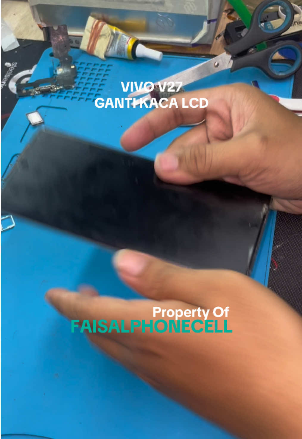 VIVO V27 5G Glass Pecah/Retak Kita Ganti Baru, Namun Dengan Konsekuensi Yang Sudah Kita Sepakati Jika Dalam Pembelahan Terjadi Kerusakan, Kita Ganti Dengan LCD Yg Sesuai Dengan Bawaan Conton Vivo V27 5G Kita Ganti Dengan Oled Yang Sudah Setara Dengan Original. Tenang Saja Boskuh Semua Pasti Ada Jalan Keluar.  #SERVICEHPINDONESIA #SERVICEHPBANYUMAS  #SERVICEHPMURAHPURWOKERTO #SERVICEHPBERGARANSI #SERVISHPCILONGOK @BanyumasMobiles 