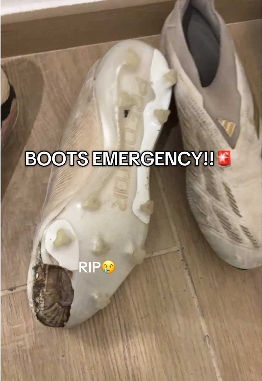 When you have boots emergency🚨 @Unisport saved me😭 My very first Mizuno boots✨ @MIZUNO OFFICIAL STORE Morelia Neo IV beta Elite💚🇯🇵 What do you think?  #goalkeeper #asmonaco #ゴールキーパー #mizuno #morelia