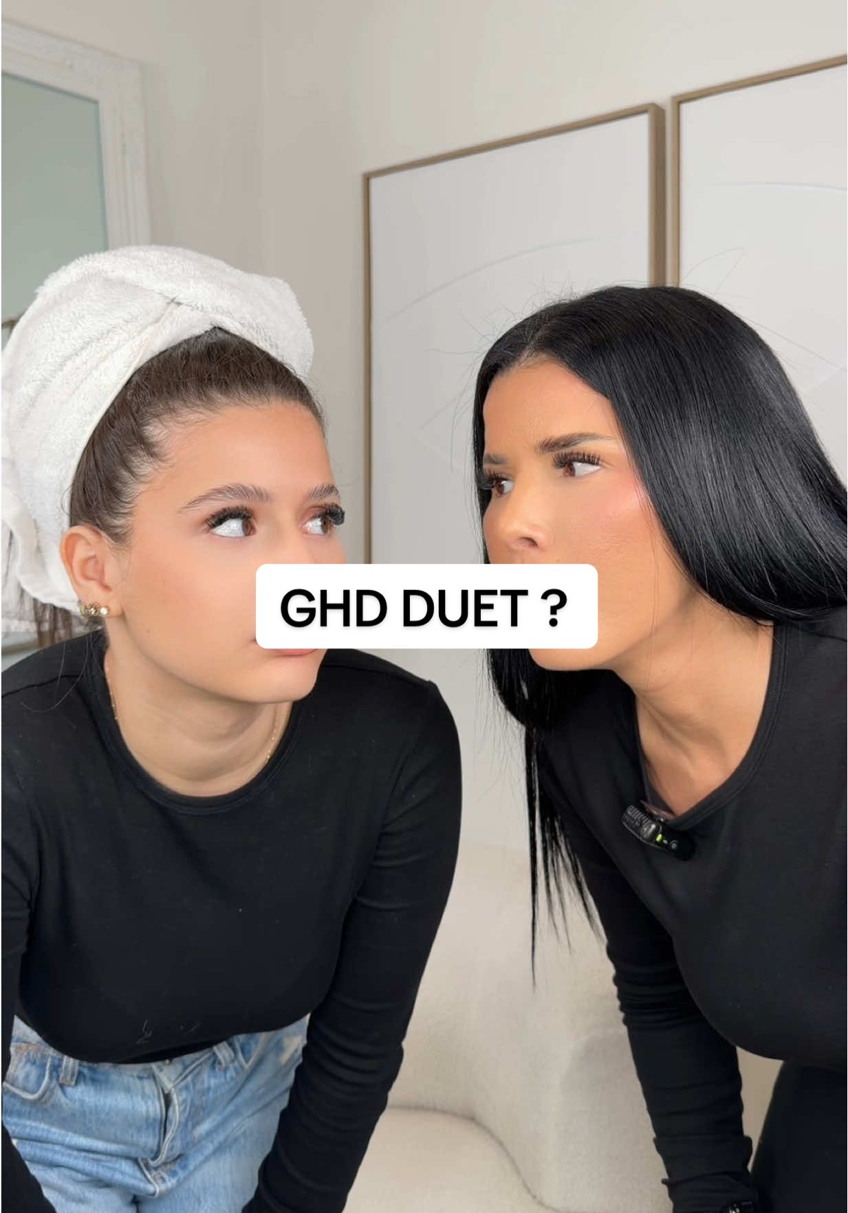 I thought her hair was going to catch fire 🔥 OMG I’m testing this famous straightener that can even be used on wet hair 🧐 @ghdfrance @ghd  #hairstyle #ghdhair #ghdduetstyle #asmr #longhair  - produits offerts 💕