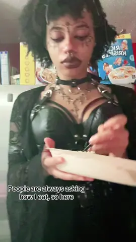 eating with tics usually isn’t hard for me, as most of my tics happen in my neck/head area. on a more severe day, i’d probably have more trouble. i usually don’t have tics in my hands all that often unless i am triggered.  #tics #ticsawareness #ticsandtourettes #fyp #fypage