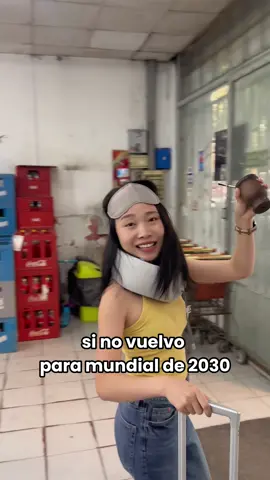 El vuelo más largo del mundo salió ayer desde el Aeropuerto de Ezeiza rumbo a Shanghái! @aeropuertosargentina  Con una escala técnica en Auckland, ahora ir a China está más cerca que nunca! Para la inauguración de la ruta, que tendrá dos vuelos semanales, se ambientó el aeropuerto Ezeiza con decoración típica china y show de bailarines con ropa típica de ese país.  Al final, despedimos a los primeros pasajeros de la ruta, quienes pudieron presenciar el corte de la cinta inaugural por parte del capitán. #BuenosAires #Shanghai #vuelo #Ezeiza #China #Argentina #ChinaEastern