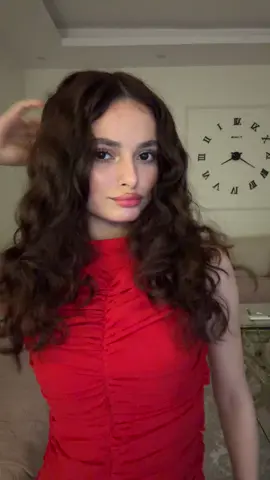 الفستان من عند @هيلة 😍♥️  لا تنسون كود خصمي i15 🤩👏🏻 #foryoupage #fyp #اكسبلور 