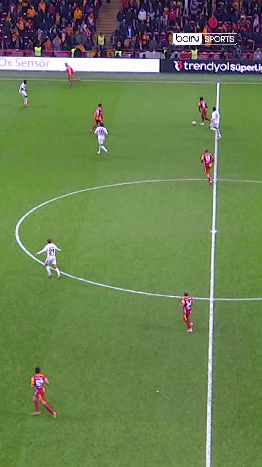 🟡🔴 Victor Osimhen'in Galatasaray'a 90+2'de galibiyeti getiren golü! #GSvSAM #beINSPORTS