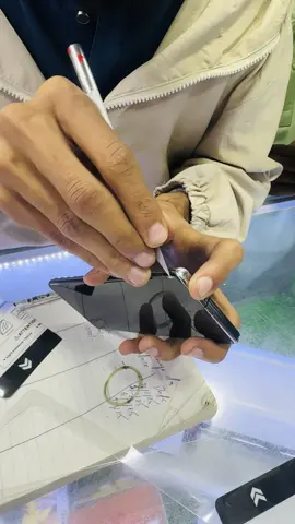 UV GLASS KA HAAL LIVE CHECK KRLIN UV GEL PRESS LAGAIN #tiktokdeals #karachimobilemarket #unfreezed_my_id_tiktok #trending #mobilesale @TikTok 