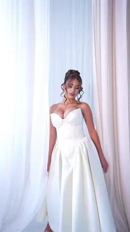 Am găsit-o după perdea 😂