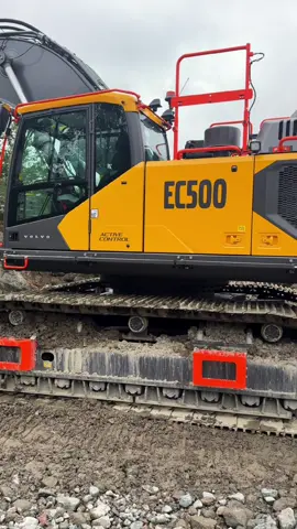 New Gen Volvo EC400 & EC500 excavators side by side  #volvo #excavator #construction #equipment #fyp @Volvo Construction Equipment @steve_Earthmoving 