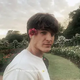 I love kieron moore HE’S VENUS AS A BOYYYY ib: @lena🐻  ac: @colby 🐾  #kieronmoore #kieronmooreedit #nicholasslovacek #bootsedit #bootsnetflix 