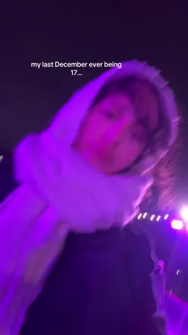 📍@The Queen's House Ice Rink #17 #december #london #IceSkating @Octopus Energy 