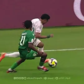 اقسم بالله افضل لاعب فيك يا آسيييا 💚💚💚 #المنتخب_السعودي 