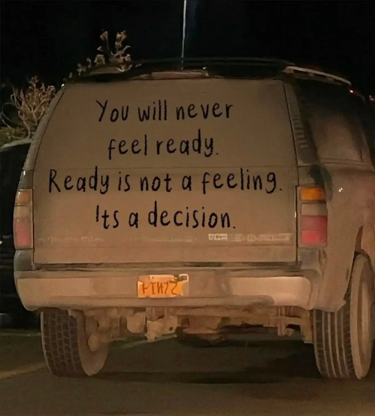 لن تشعر أبدًا أنك مستعد فالاستعداد ليس شعورًا بل هو قرار