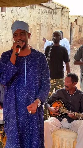 #creatorsearchinsights بغير عليها من روحي وتزيد مع الغيره جروحي وأصبر و أقول يمكن بكره تطراني و تقول لي ياروحي لكن يفوت بكره و بعدو وتسيبني لي سهدي و نوحي الفنان رماح الزين كلس المكتب الإعلامي ام درمان الثورة الحارة العاشرة شارع الوادي استوب المهداوي للحجز والإستفسار مازن الكتيابي 0966523723 ملوك الغناء الشعبي #اكسبلور #مشاهدات #مشاهدات100k🔥 #viraltiktok 