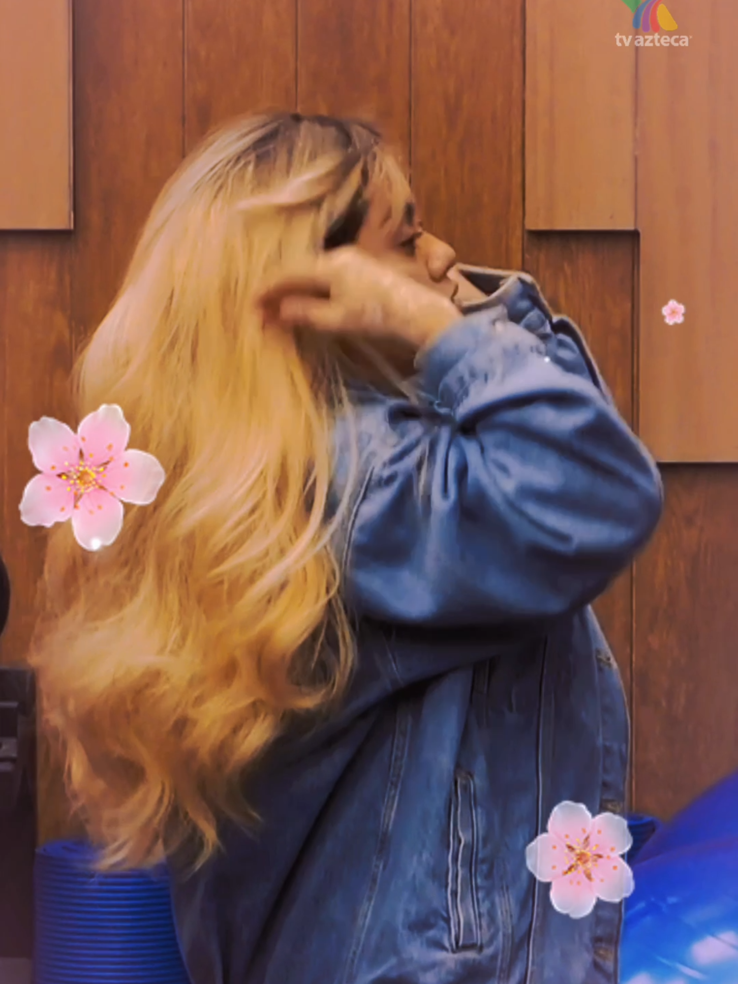 ¡Tremendo cambio de look de #LaBea! ✨ Mi granjera siempre en tendencia dentro de #LaGranjaVIP. 💁🏻‍♀️🔥 Lunes a viernes 9:00 p.m. por #AztecaUNO. Domingo La Gala 8:00 p.m. por Azteca UNO. 🌾 Transmisión 24/7 en #DisneyPlus experiencia completa. #reality