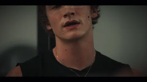 figured i’d try my hand at the edit idea @cherryycoke99 had (and bring this account back to life for my latest obsession) #heatedrivalry #heatedrivalryseries #ilyarozanov #shanehollander #hollanov 