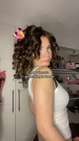 basically just prepping my curls for summer || bring my curls back with me || #foryoupage #relatable #curlyhair #viral  #curls 