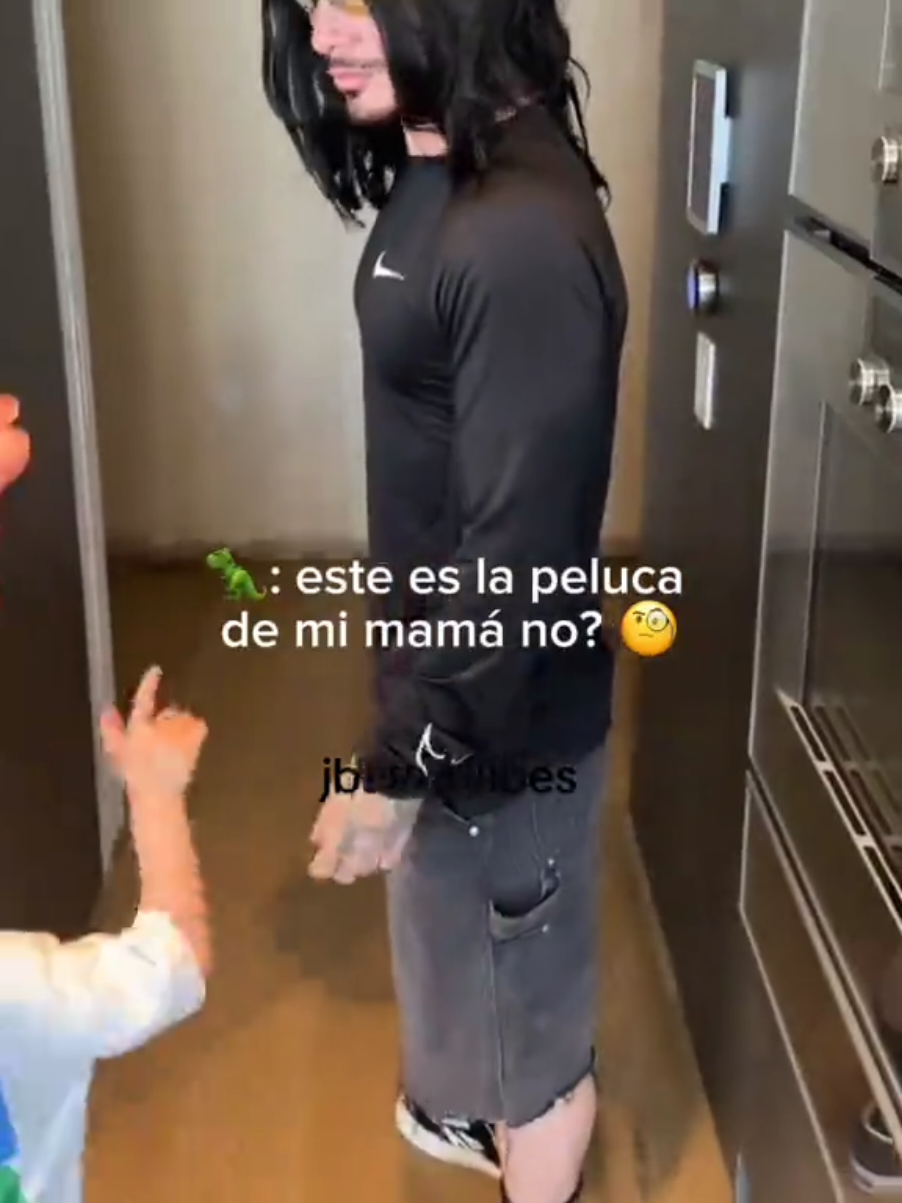 Rio🦖: ✨ SheiiiiBalvin ✨ 😂😂 #jbalvin #valentinaferrer #parati #fyp 