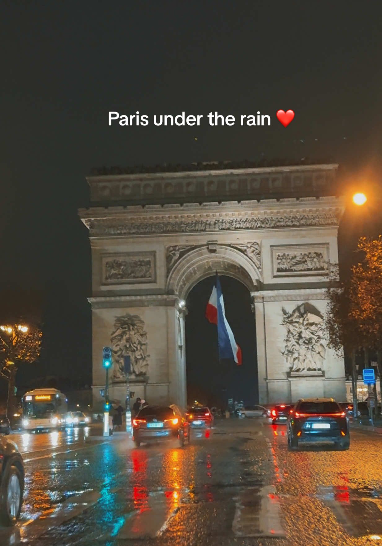What’s more beautiful than Paris under the rain? 🥹❤️  #paris #christmas #magic #champselysees #fyp 