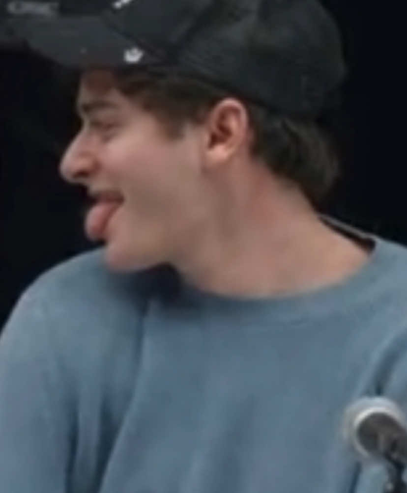 muito bom KKK 🤣 #strangerthings #st5 #foryou #milliebobbybrown #noahschnapp 