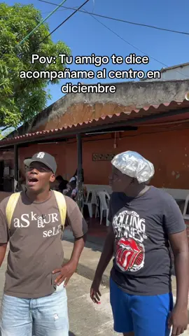 Cuando tu amigo te dice acompañame al centro en diciembre #centro #centrodebarranquilla #ropa #estreno #zapatos 