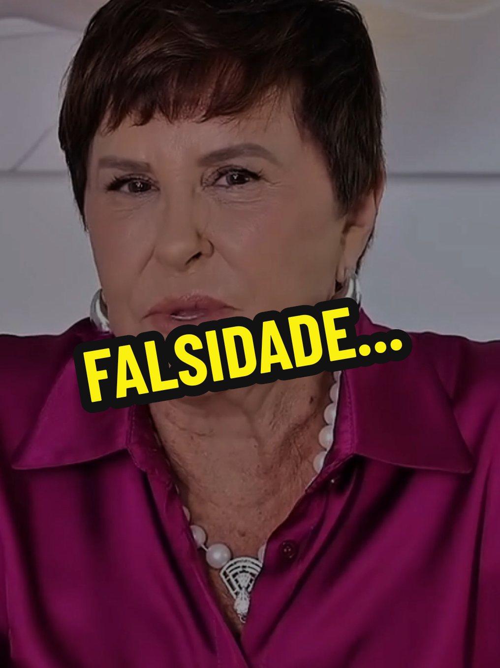 A CANCERIANA percebe tudo… mesmo quando finge que não viu. Ela sente, ela observa, e quando a intuição dela acusa, pode ter certeza: alguém perdeu o lugar no coração dela. ✨♋ Comenta “Eu recebo” se você é canceriana e já sentiu isso. #canceriana #signodecancer #tropacanceriana #cancer #signos             