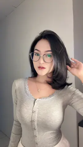 messy hair🧟‍♀️