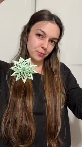 ❄️ Handmade snowflake vibe ✨ #DIY #papercraft #snowflake #winterdecor #aestheticcrafts   