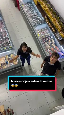 Nunca dejen sola a la nueva 😨 #quepasoayer #trabajo 