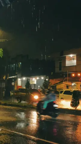 مَّا أَصَابَكَ مِنْ حَسَنَةٍ فَمِنَ اللَّهِ وَمَا أَصَابَكَ مِن سَيِّئَةٍ فَمِن نَفْسِكَ وَأَرْسَلْتُكَ لِلنَّاسِ رَسُولًا وَكَفَى بِاللَّهِ شَهِيدًا 