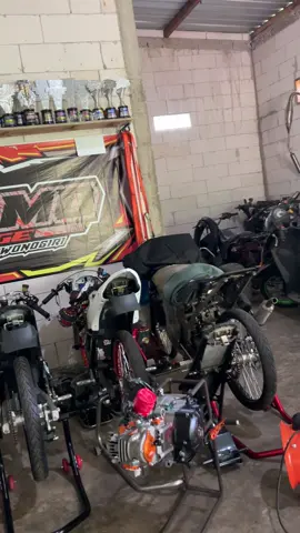 Layaknya laki2 hening dimulut otak berisik 🐉 Hanya sebuah pembuktian bukanlah ambisi 😇