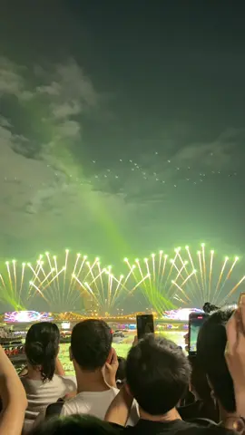 พลุวันเเรก กับงาน วิจิตรเจ้าพระยา ณ สะพานพระพุทธยอดฟ้า #พลุสะพานพุทธ  #วิจิตรเจ้าพระยา #vijitchaophraya 