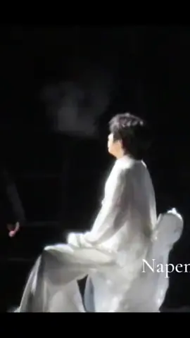 Trời lạnh 7°C lôi nhau ra quay chụp thế này tốn con lắm tuấn ơi🥹 Đã thế em Hằng còn bị thương ở cằm nữa mong đó chỉ là vẽ😞💜 #chenyiheng #trandichhang #chenyiheng_陈奕恒 #tffamily_4th_generation #viral 