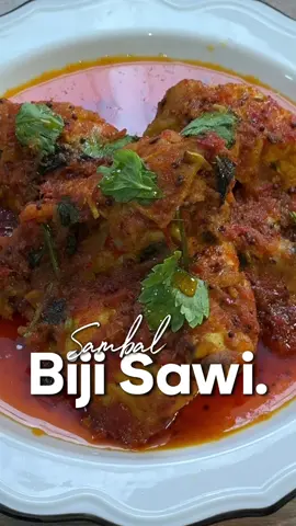 SAMBAL BIJI SAWI Resipi Untuk Sukatan 1 Ekor Ayam (Ayam digoreng bersama garam & kunyit hingga masak tetapi tidak garing) Bahan-bahannya : 1 ekor Ayam/ 1 kg Daging / 1kg Seafood 2 biji Bawang Holland 5 ulas Bawang Putih 1/2 inci Halia 1/2 inci Lengkuas 1 btg Serai 10 tangkai Cili Kering 2 sm Biji sawi  1 st Serbuk Kunyit Daun Sop 2 sm Cuka/ Air asam Minyak 1 sm Jintan putih  Selamat Mencuba❤️ #sambal #masakantiktok #resipi #tiktokmalaysia #tiktokmasak 