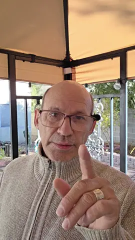 Un poco de una hypothesis bastante extraña y loca, pero podria ser muy cierta. ¿A ti wue te parece? #acufenos #tinnitus 