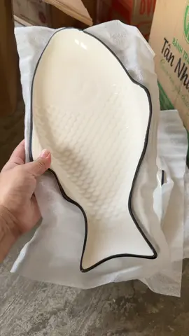 Đĩa cá sứ dày dặn sáng bóng #diaca #diasu #batdia #giadungtienich #xuhuong @Shop Huyền Trang Decor 