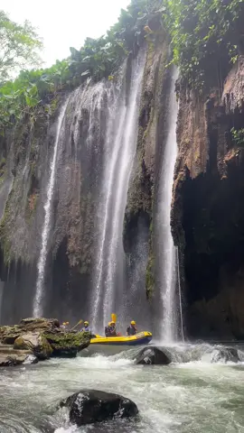 Very beautiful scenic spot  Songa atas air terjun tirai bidadari  #songadventure  #songarafting  #rekomendasiwisatajatim  #airterjunpurbatiraibidadari 