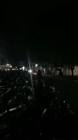 sang raja jalanan sumatra hadir hormat kelen bujang😎#elnusapetrofin #banjir #antribensin 