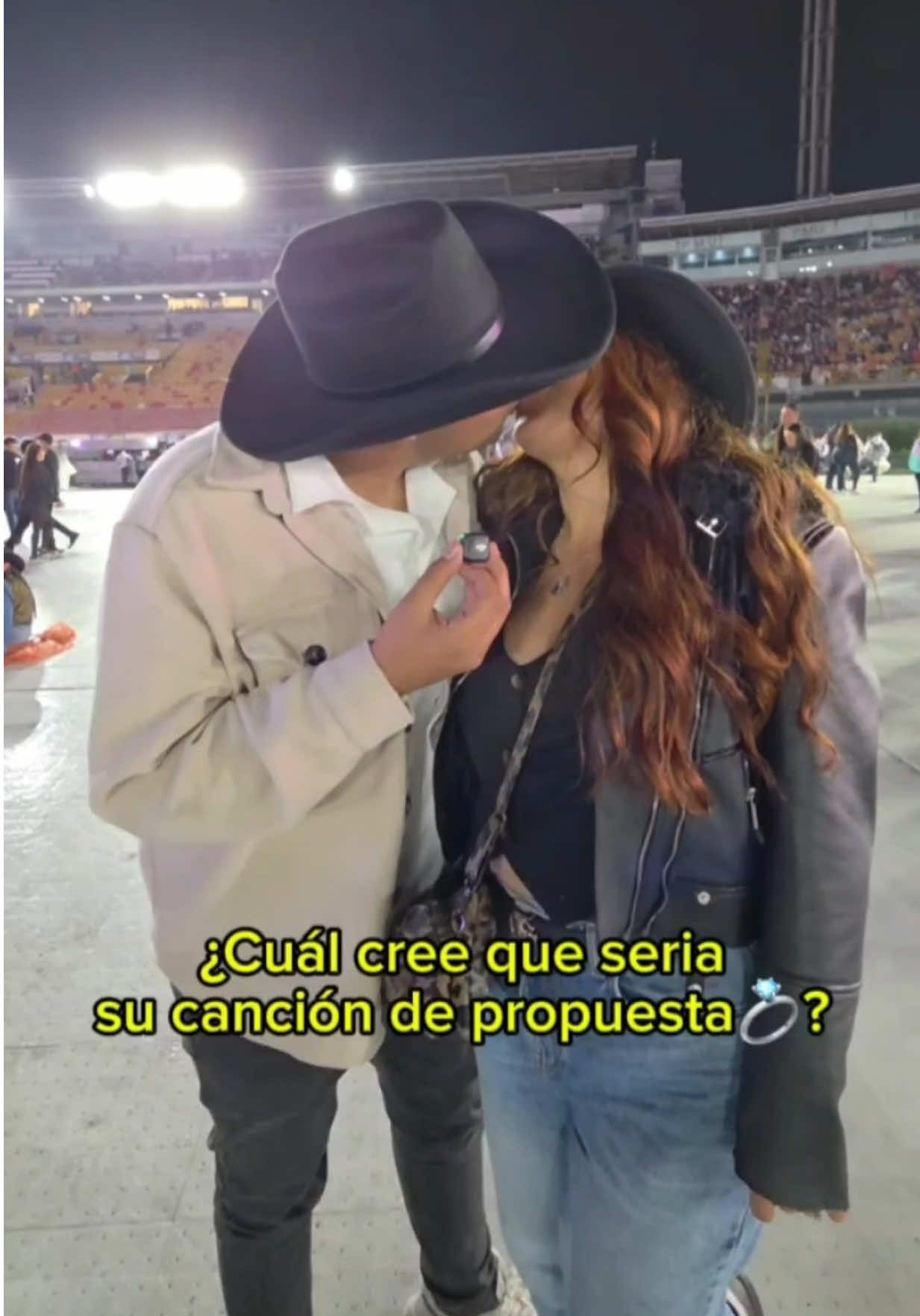 Y aquí también nos casamos y les tenemos el set listo para proponer matrimonio de Grupo Firme según sus fans ¿con cuáles canciones lo harían? #grupofirme #grupofirmeoficial #grupofirmefans 