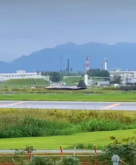 F-22 Raptor mà nhỉ . Xuất hiện tại Nhật là có ý gì . ✅✅✅✅✅