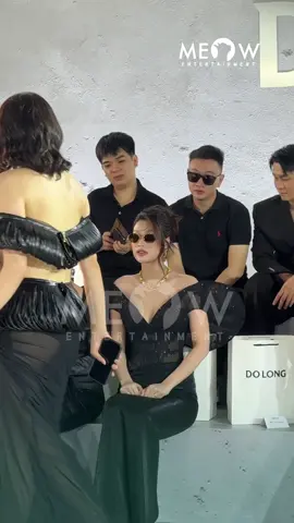 Bắt trọn ánh mắt dõi theo Kỳ Duyên của Thiên Ân khi chạm mặt nhau tại show Đỗ Long #Meowentertainment #Tiktokgiaitri #meownetwork #EmergeFashionShow2025 