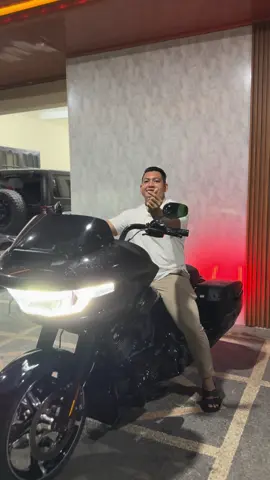 Full senyum ketika hobi ACC disupport tidak perlu minta ijin/minta maaf 😁 #roadglide #harleydavidson #hdcijember #hdci