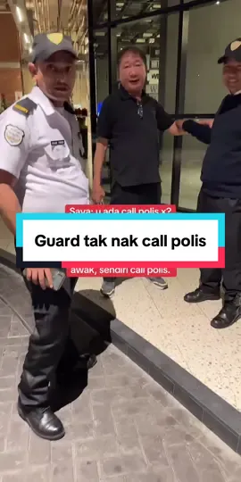 Call Police… Ramai yg komen cakap kenapa tak call polis dan bawak g balai. Saya cerita sedikit ya… Dalam situasi yg saya lalui, penumpang bertindak agresif, saya perlu melindungi diri saya. Dalam masa yg sama, saya perlu record video sebagai bukti untuk membuktikan saya tidak bersalah.  Dan jika nak call polis, kita perlu berada dalam keadaan tenang untuk berikan maklumat yg tepat dan lokasi yg tepat kpd polis. Saya tidak berada dalam situasi yg tenang itu. Jadi, saya ada minta guard untuk call polis semasa awal kejadian. Sebab masa tu guard hanya melihat dan tidak menolong saya. Jadi saya minta guard call polis. Tapi guard tak call polis.  Bila suasana semakin reda, guard tolong bawa lari penumpang tersebut naik ke rumah dia.  Dan bila saya tanya guard ada call polis tak, jawapan guard sangat mengecewakan. Tetapi saya hanya fikir positif dan selesaikan masalah itu sendiri dngan call talian 999. Saya: u ada call polis x? Guard: Awak sendiri boleh call maa. Kereta awak pecah awak sendiri call. Itu problem awak, kerja awak, sendiri call polis. Dan bila polis sampai, polis marah kpd guard sbb kena hantar penumpang naik ke rumah dia. Polis cakap sepatutnya guard kena pegang dan tahan dia smpai polis sampai. *Harap semua guard lebih peka dengan tugas dan semoga kejadian seperti ini tidak berlaku kepada orang lain terutamanya perempuan. #driver #ehailing #customer #mabuk #guard 