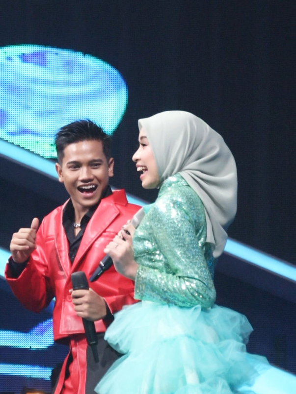Asoyy Valen kalo udah joget deket Mila bawaan nya selalu sumringah 😅 #valenda7 #milada7 #milen #dangdutacademy7 #fyp 