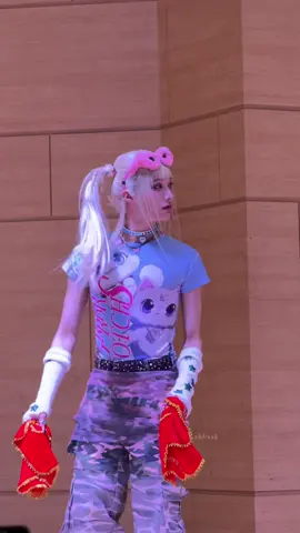 Rui always doing some side quests 🙂‍↕️ #xlov #rui #fansign #fyp 