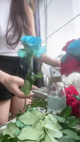 Baru bangun langsung inget bunga gw