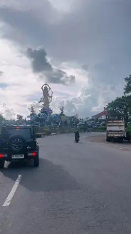 Bali emang seindah ini😍 bayak patung bagus di jalanan😍🫰🏻 #bali #baliisland #fyp #bali #fyppppppppppppppppppppppp 