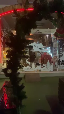 Με εορταστική διάθεση ξημερώνουμε και σήμερα εδώ στον φούρνο με ξύλα ΚΟΝΤΣΑ. Μην ξεχνάμε αυτές της μέρες ανθρώπους που έχουν ανάγκη έστω και μισό ψωμί στεκόμαστε δίπλα σε όλους τους συνανθρώπους!!!#λαρισα #ξυλοφουρνος #φιλιππουπολη 