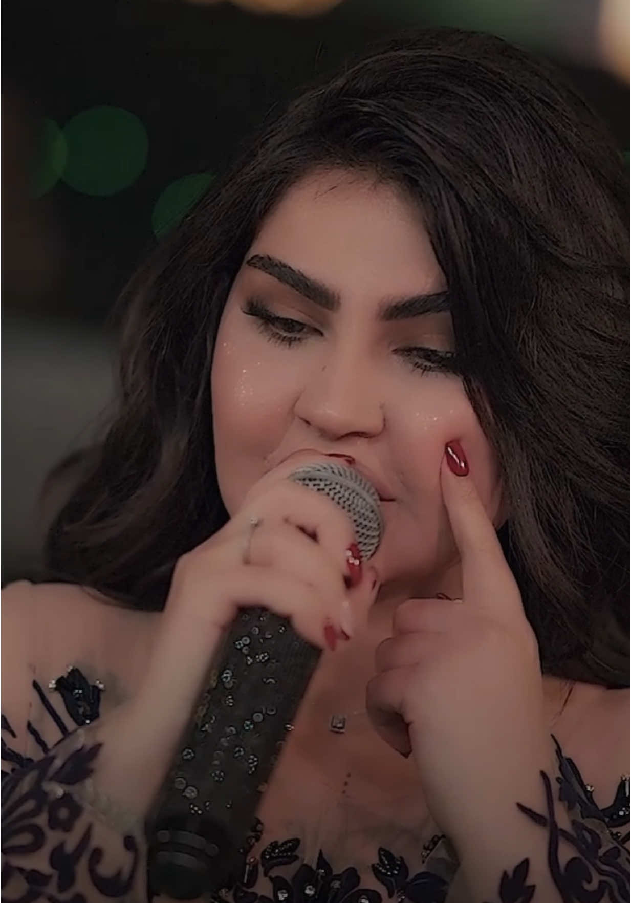 قمر الزمان (وين اهل الكوت)لايك وكومت الكوت❤️🔥✈️.      . . . . . . تنفيد الحوت كروب🥇🎬🫆 … … .. ارشيف جيل الطيبين🥇🫆🔥 .. . #باشات_العماره👑🖤 #اكسبلورexplore #المخرج_سيف_الحوت #ترند_العراق🇮🇶 #جيل_الطيبين 